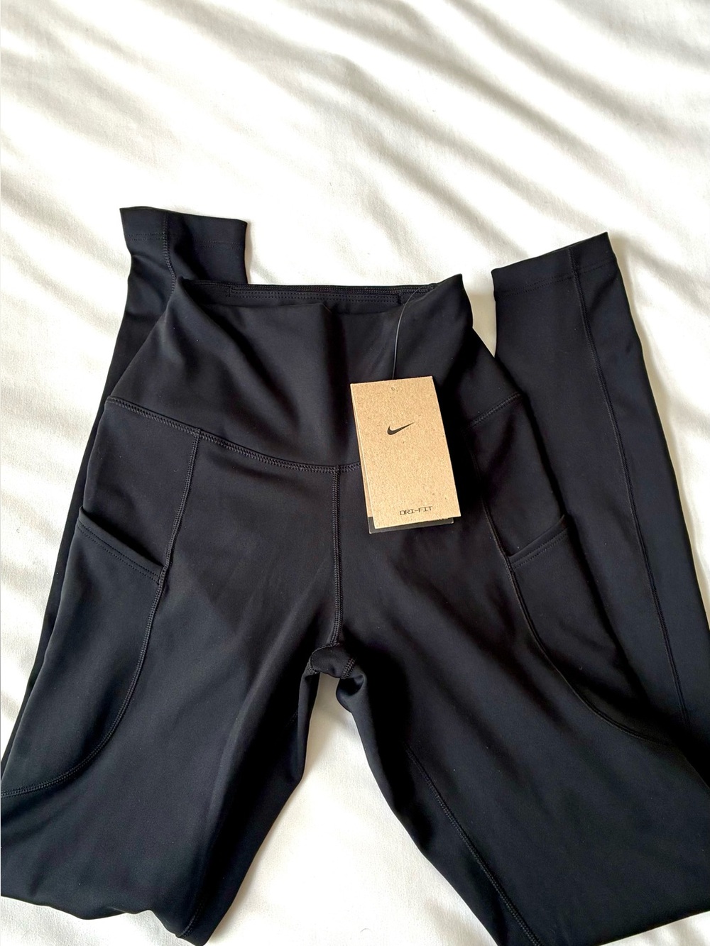 NWT Nike Black High-Rise Pocket Leggings